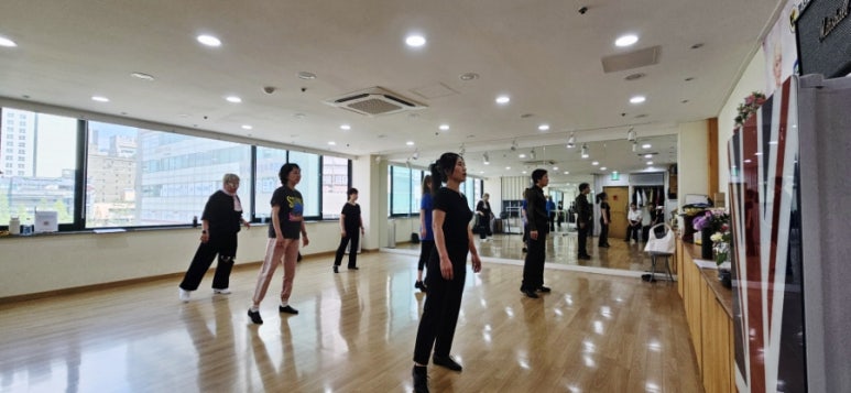 /user/k/kimslinedance/editor/2507/a062ce01e08a2efee20380c67ca6e830_1752019381_3176.jpg 이미지크게보기