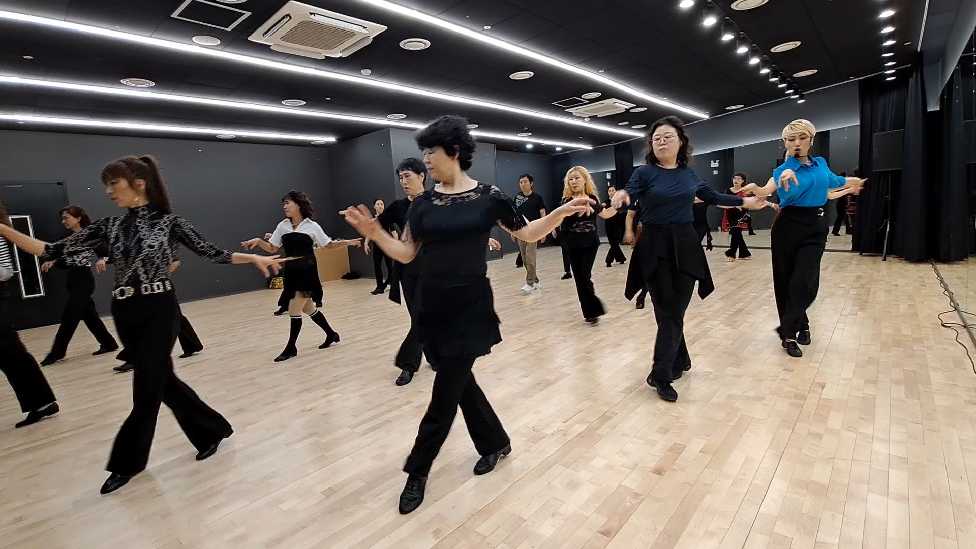 /user/k/kimslinedance/editor/2511/28af809bfb0e8116af8347ee0f9b997c_1762604807_1539.jpg 이미지크게보기