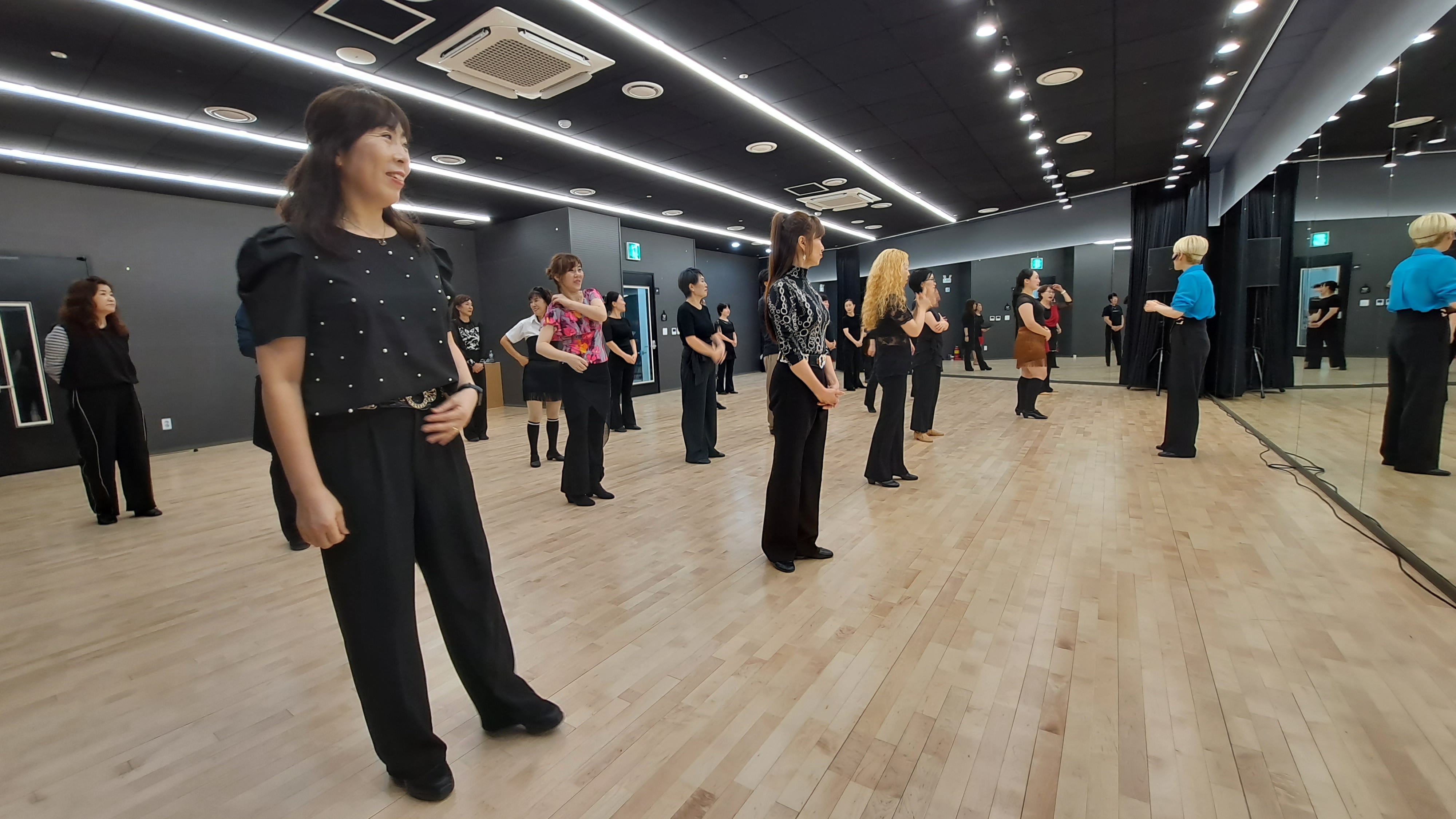 /user/k/kimslinedance/editor/2511/28af809bfb0e8116af8347ee0f9b997c_1762604807_4395.jpg 이미지크게보기