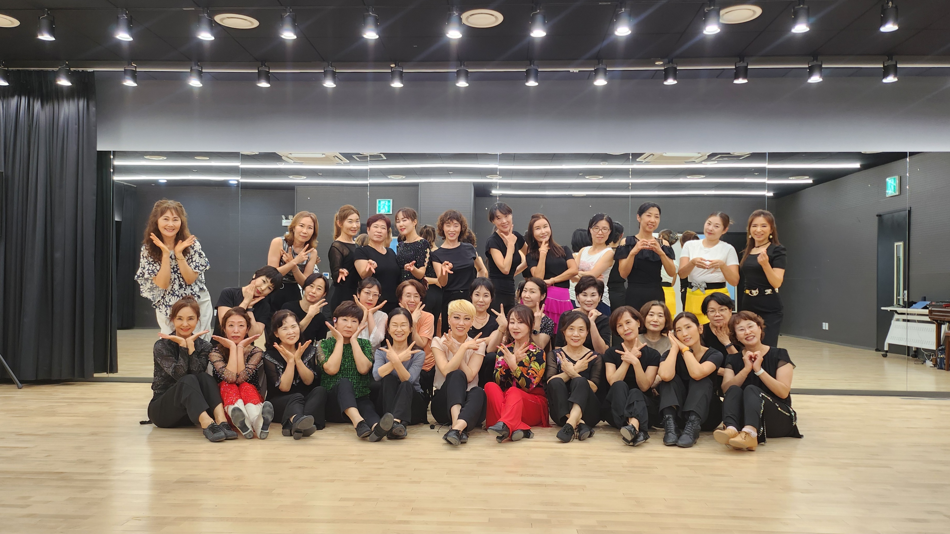 /user/k/kimslinedance/editor/2609/6b6648ff825b81a1052c9b7b65b0b6b8_1789702381_2957.jpg 이미지크게보기